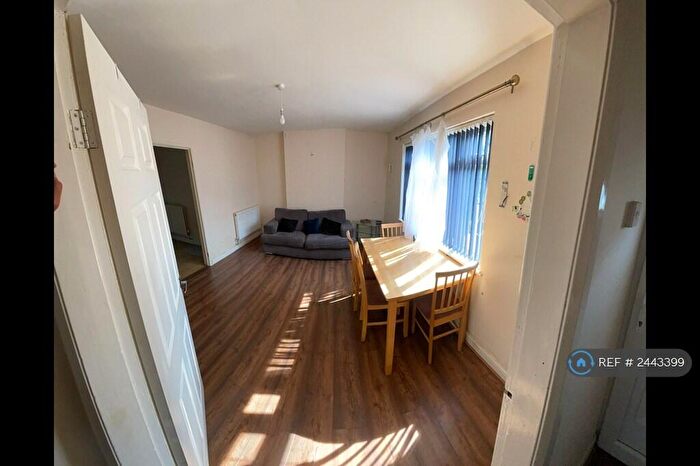 3 Bedroom End Of Terrace House To Rent In Bede Road, Nuneaton, CV10