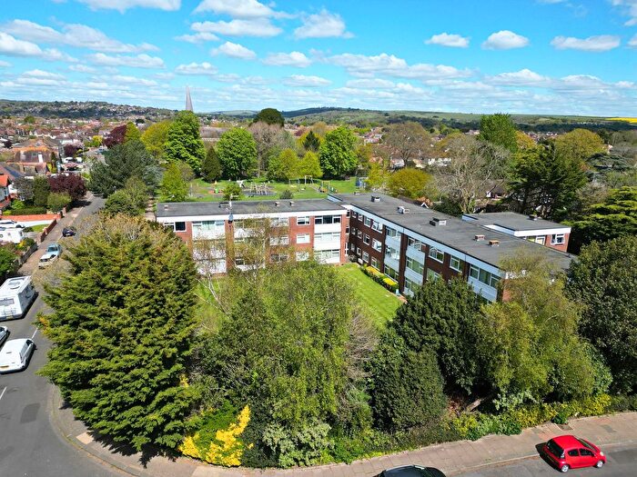 2 Bedroom Flat For Sale In Church Road, Worthing, BN13