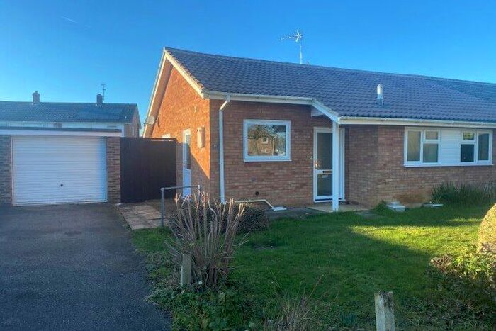 2 Bedroom Bungalow To Rent In Kentings, Cambridge, CB23