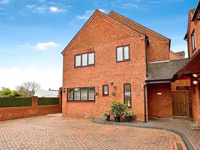 3 Bedroom Detached House For Sale In Globe Court, Evesham Street, Alcester, B49