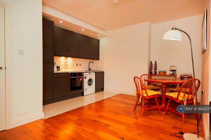 1 Bedroom Flat To Rent In Elmfield Road, Bromley, BR1