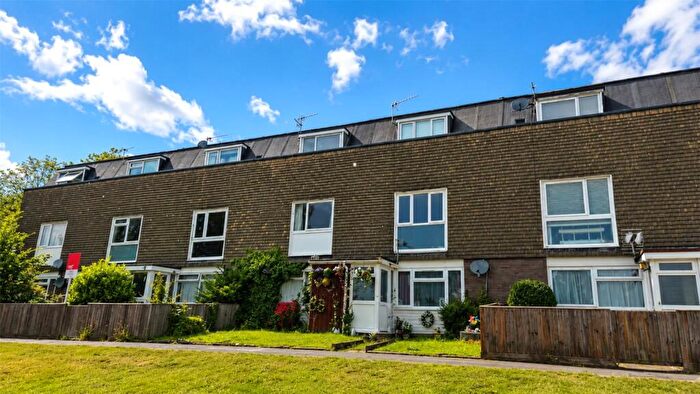 2 Bedroom Maisonette For Sale In Raven Square, Alton, Hampshire, GU34