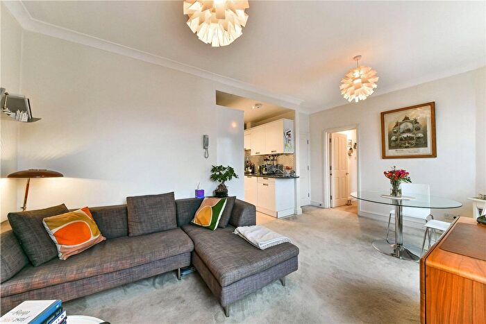 1 Bedroom Flat For Sale In Craven Road, Bayswater, W2