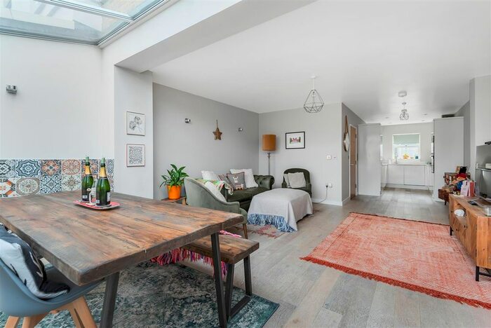 3 Bedroom Town House To Rent In St. Leonards Road, Windsor, SL4