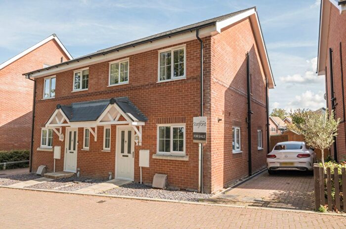 3 Bedroom Semi-detached House For Sale In Farm Road, Horton Heath, Eastleigh, Hampshire, SO50