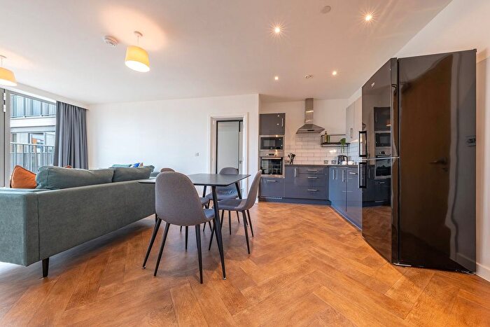 1 Bedroom Flat To Rent In Block A, Oldham Road, M4