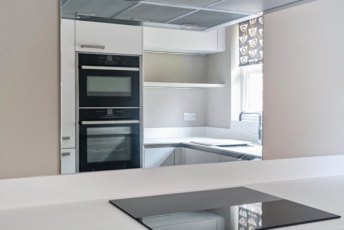 2 Bedroom Flat To Rent In Lodge Court, Hollins Hall, Killinghall, Harrogate, HG3