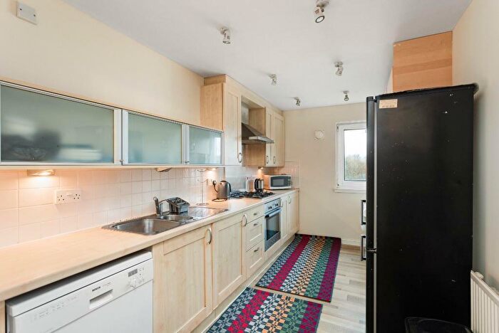 2 Bedroom Flat To Rent In Duddingston Park South, Duddingston, Edinburgh, EH15