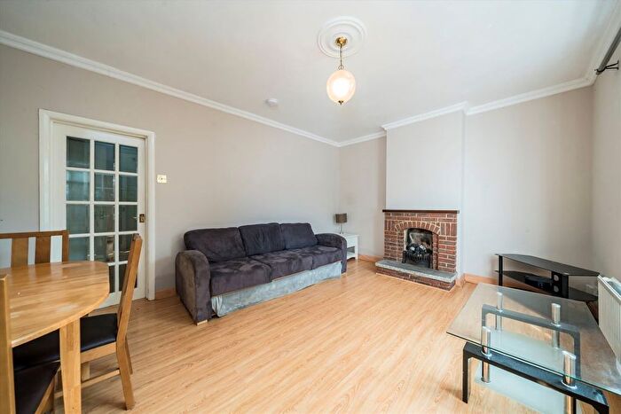 3 Bedroom Property To Rent In Alston Road, Tooting, SW17
