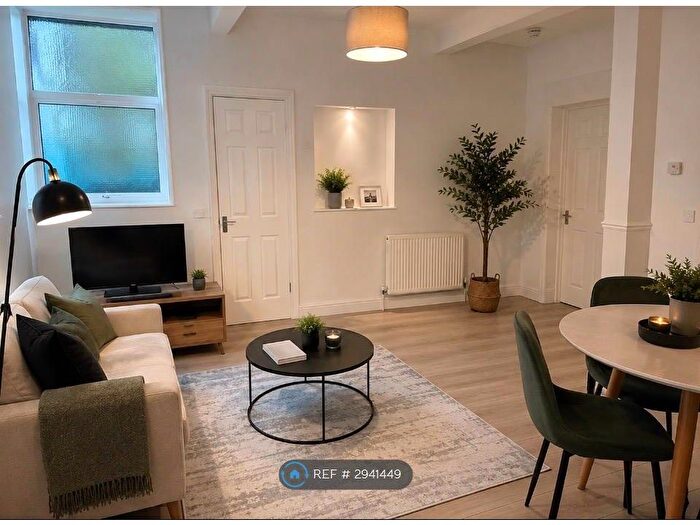 1 Bedroom Flat To Rent In Queen St, Chester, CH1