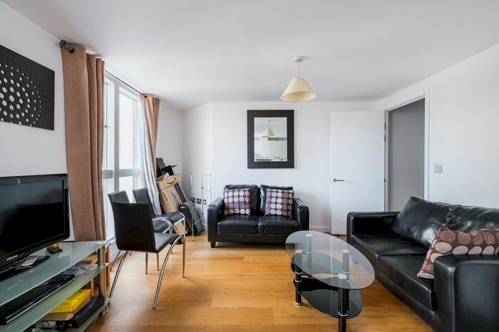 2 Bedroom Flat To Rent In Pavillion House, Canada Water, SE16