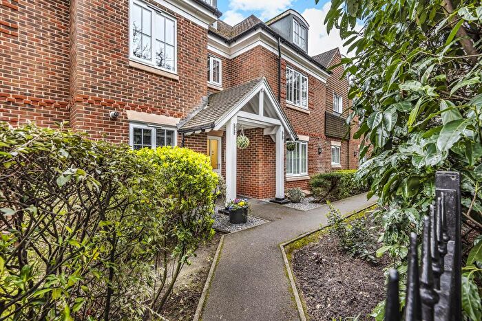 2 Bedroom Apartment To Rent In Sunningdale, Berkshire, SL5