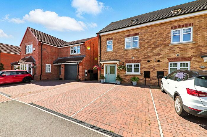 3 Bedroom Semi-Detached House For Sale In Retreat Place, Pontefract, WF8
