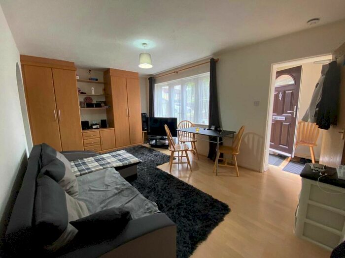 Studio To Rent In Dunnock Close, Borehamwood, WD6