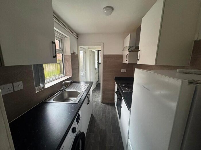 2 Bedroom Semi Detached House To Rent In Brixton Road, Nottingham, NG7