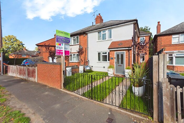 3 Bedroom Semi-Detached House For Sale In Arkley Road, Birmingham, B28