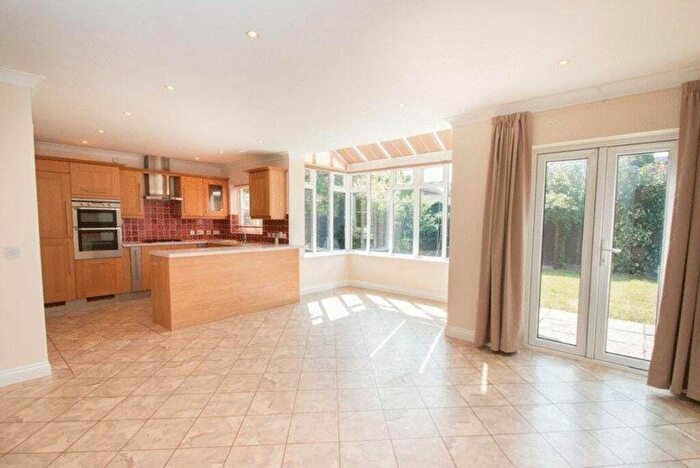 5 Bedroom House To Rent In Willowmead Close, Runcton, PO20