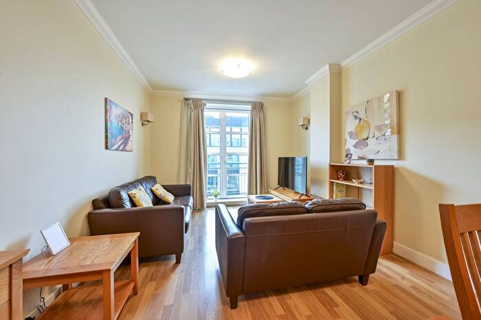 2 Bedroom Flat For Sale In Worple Road, Wimbledon, London, SW19