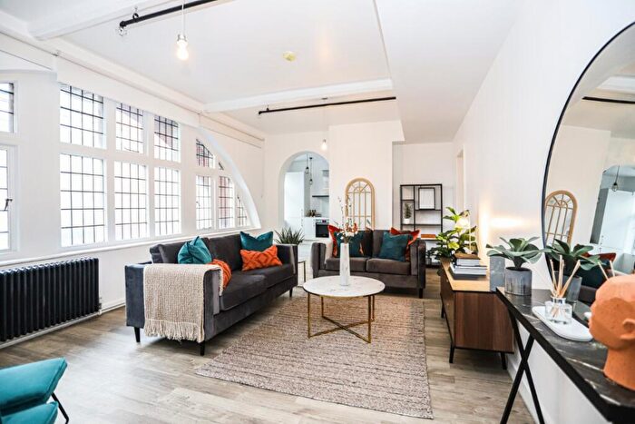 2 Bedroom Apartment To Rent In Gilders Yard, Birmingham Birmingham, B18