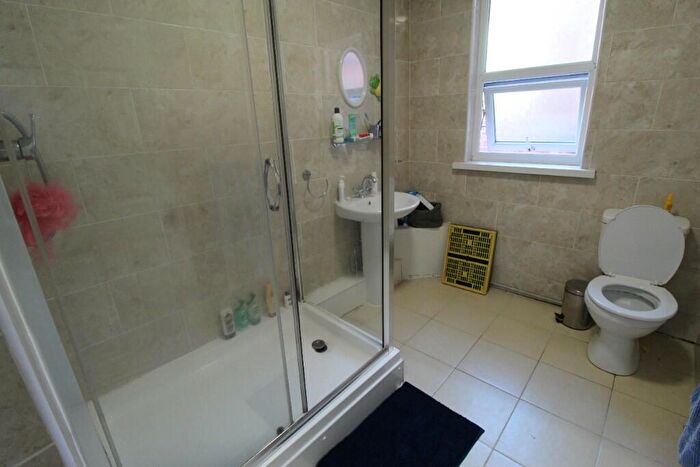 8 Bedroom Terraced House To Rent In Bainbrigge Road, Leeds, West Yorkshire, LS6