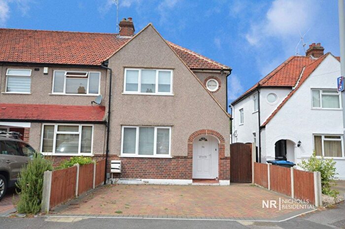 3 Bedroom End Of Terrace House For Sale In Hartfield Road, Chessington, Surrey., KT9