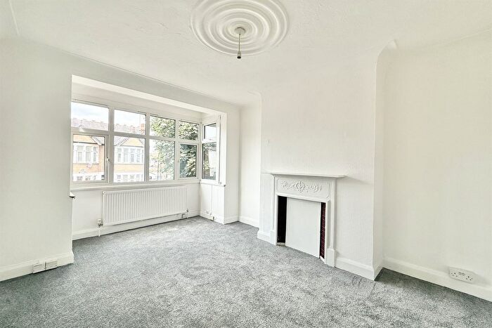 1 Bedroom Flat To Rent In Westbury Road, Essex, SS2