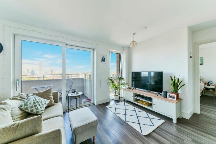 1 Bedroom Flat To Rent In Ivy Point, St Andrews, Bow, E3