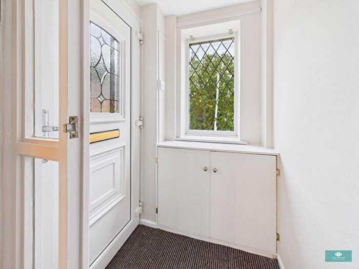 2 Bedroom Semi-Detached House For Sale In Vine Close, Shaw, OL2