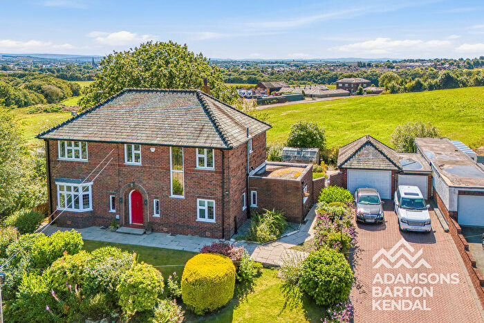 3 Bedroom Detached House For Sale In Bury & Rochdale Old Road, Birtle, BL9