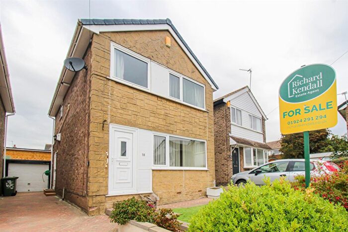 3 Bedroom Detached House For Sale In Newton Court, Outwood, Wakefield, WF1