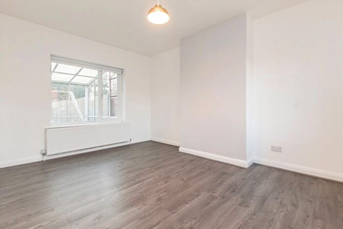 3 Bedroom Property To Rent In Winslow Way, Winslow Way, TW13