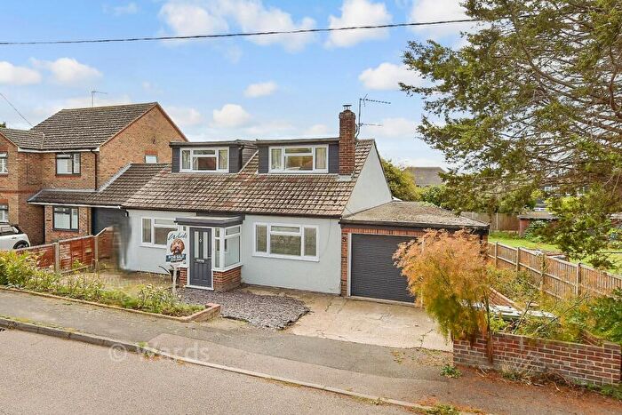 3 Bedroom Chalet For Sale In Nelson Avenue, Minster On Sea, Sheerness, Kent, ME12