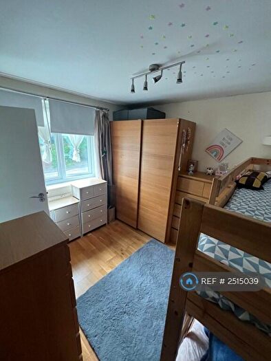 2 Bedroom Flat To Rent In Brockleyside, Stanmore, HA7