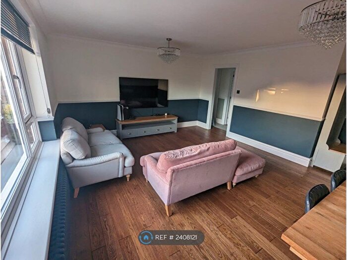 2 Bedroom Flat To Rent In Park House, London, N21