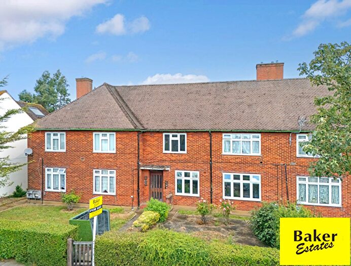 1 Bedroom Flat For Sale In New North Road, Hainault, IG6