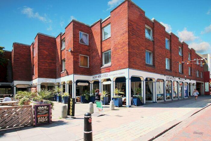 2 Bedroom Apartment To Rent In High Street, Rochester, ME1