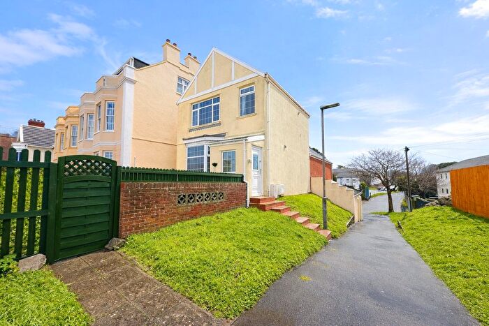 3 Bedroom Detached House For Sale In Esplanade, Burnham-On-Sea, Somerset, TA8