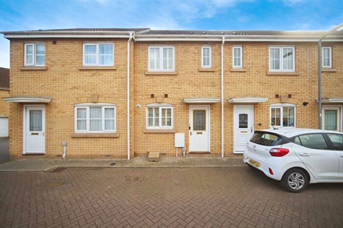 2 Bedroom Terraced House For Sale In Cheddon Mews, Taunton, TA2
