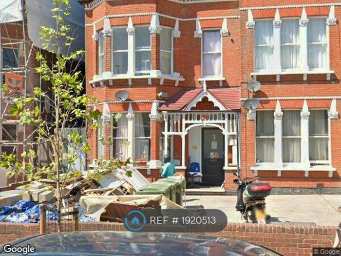 3 Bedroom Bungalow To Rent In Herne Hill, London, SE24