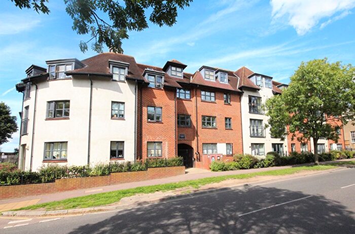 1 Bedroom Flat For Sale In Dunkerley Court, Birds Hill, Letchworth Garden City, SG6