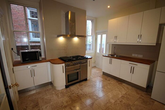 6 Bedroom Semi-Detached House To Rent In Breedon Hill Road, Derby, City Centre, DE23