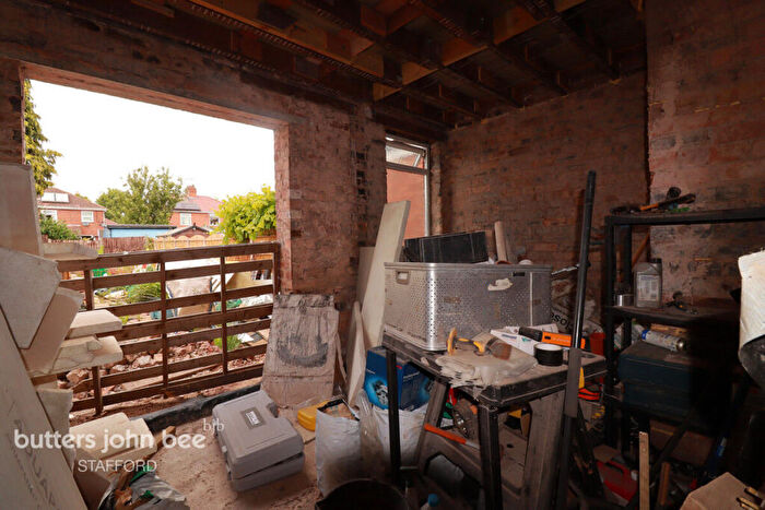 3 Bedroom Semi-Detached House For Sale In Clare Road, Stafford, ST16