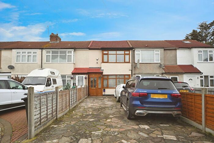 3 Bedroom Terraced House For Sale In Clydesdale, Enfield, EN3