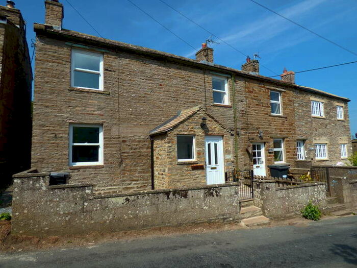 3 Bedroom Cottage To Rent In Sunnyside House, Carlton, DL8
