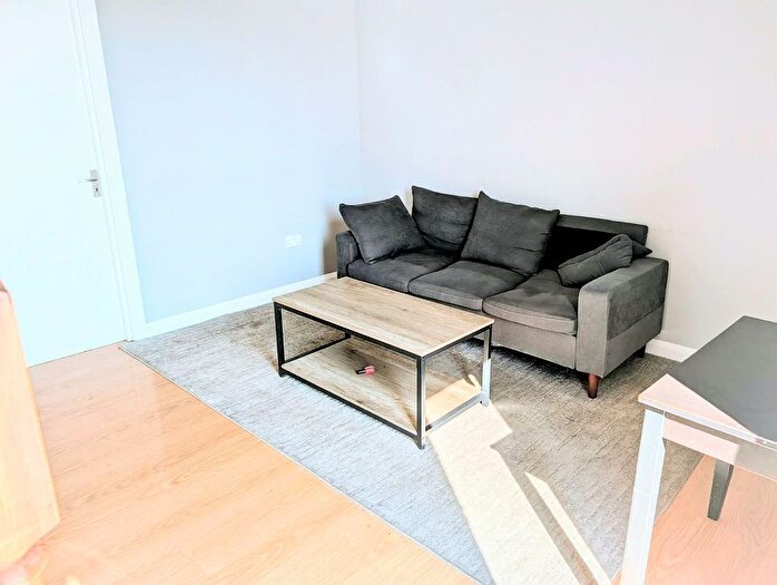 2 Bedroom Flat To Rent In Bath Road, Hounslow, TW5