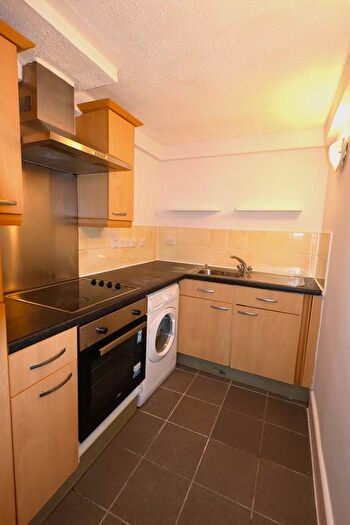 2 Bedroom Flat To Rent In Artichoke Hill, London, E1W