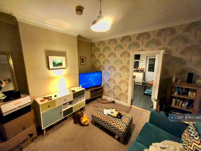 2 Bedroom Semi-Detached House To Rent In Hope Street, Chesterfield, S40