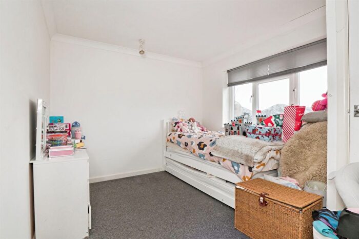 3 Bedroom Detached House For Sale In Mapleton Road, Hedge End, Southampton, SO30