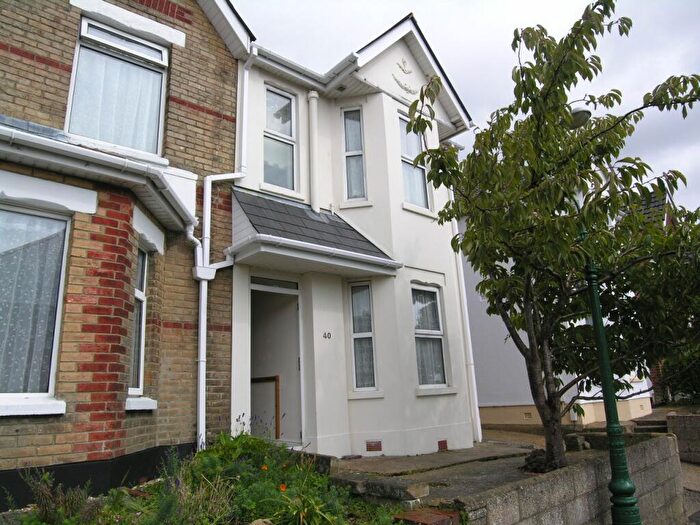 4 Bedroom House To Rent In Bedroom House In Winton, BH9