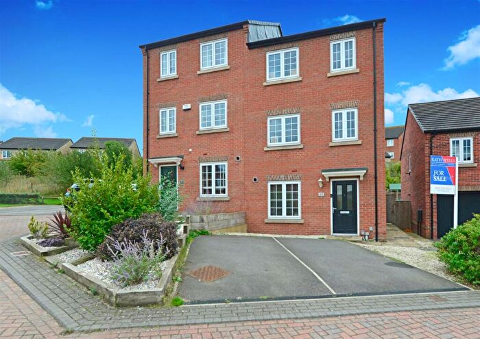 4 Bedroom Semi-Detached House For Sale In Rutland Court, Leeds, LS12